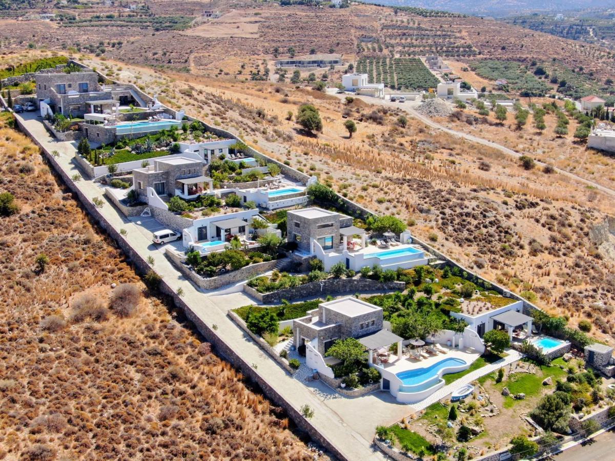 Villa Stelani & *